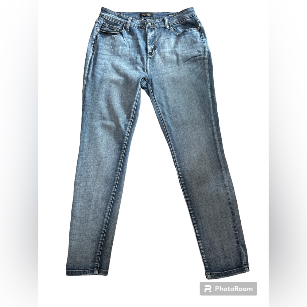 Judy‎ Blue Skinny Fit Mid Rise Women’s Size 32 Stretch Washed Blue